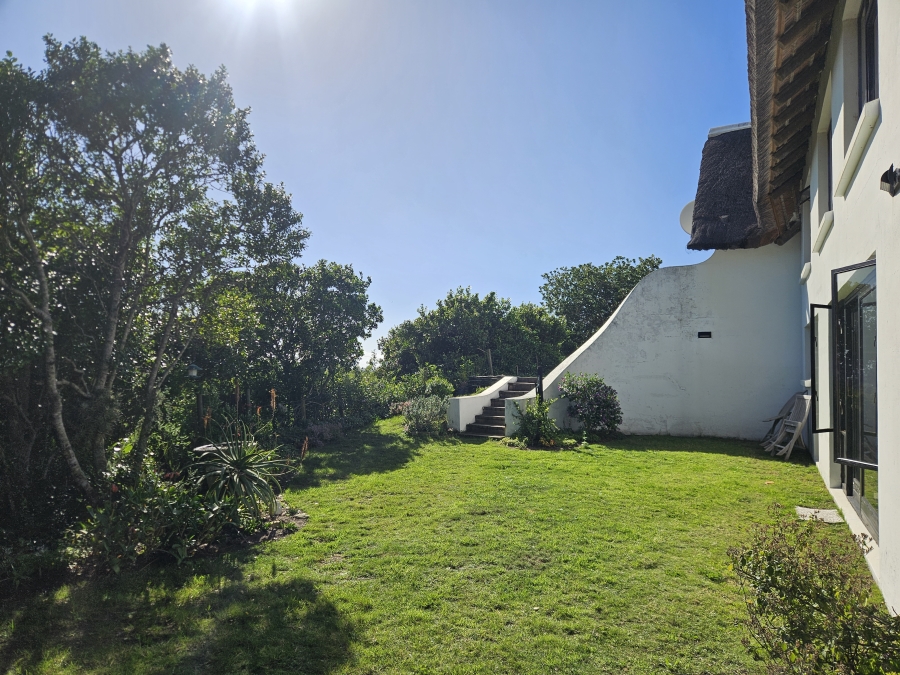 To Let 4 Bedroom Property for Rent in St Francis Bay Village Eastern Cape